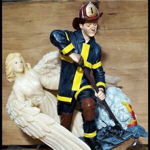 Limited Edition Vintage Vanmark Red Hats of Courage "Unseen Guardian" Statue